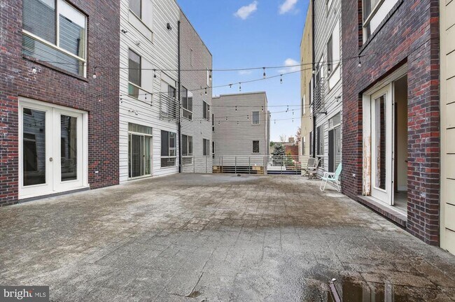 Building Photo - 1535 N Philip St