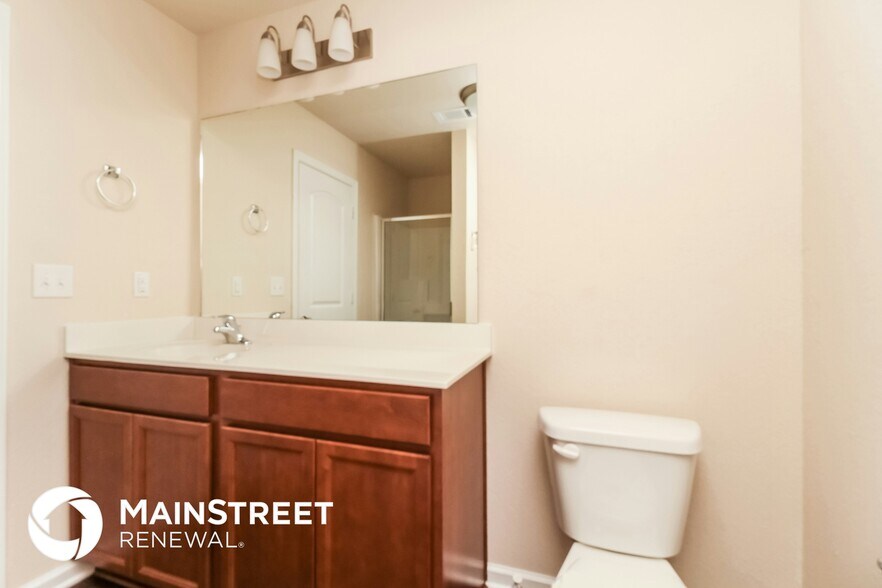 Building Photo - 2613 Stinger Dr