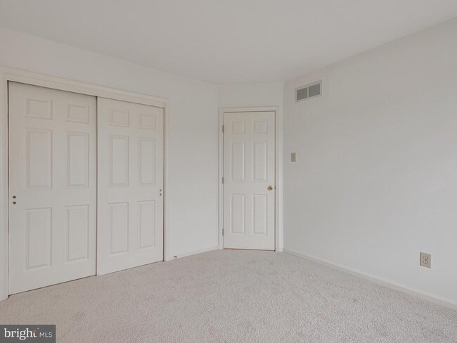 Building Photo - 913 Harbour Ridge Ln