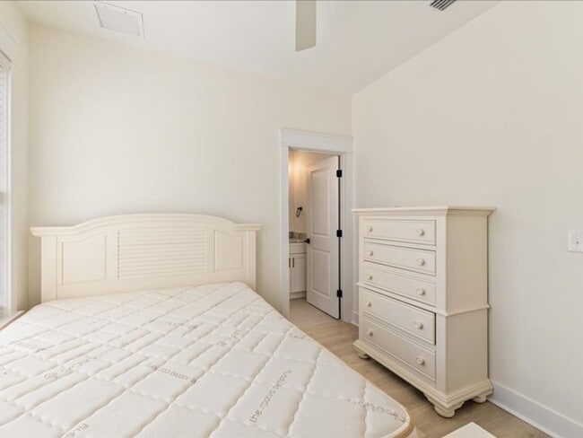 Building Photo - A great place to stay that is a nice and c...