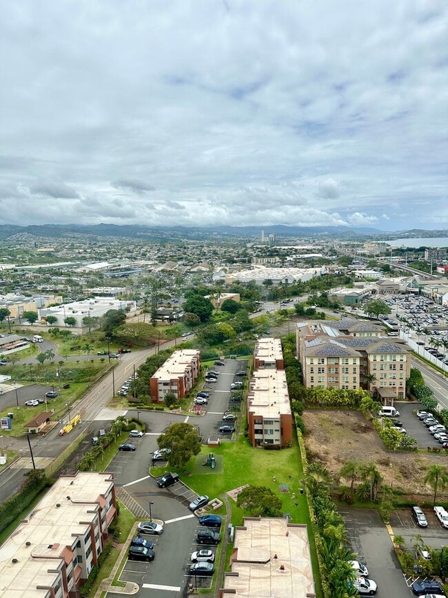 Building Photo - 1060 Kamehameha Hwy