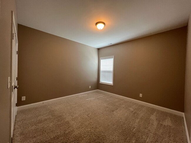 Building Photo - 1031 Liberty Ln