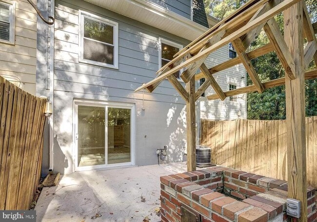 Building Photo - 14822 Bryan Ct