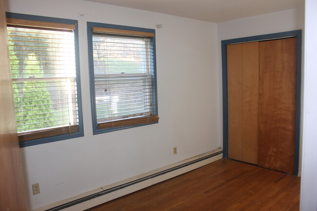 Building Photo - 1574 Coddington Rd