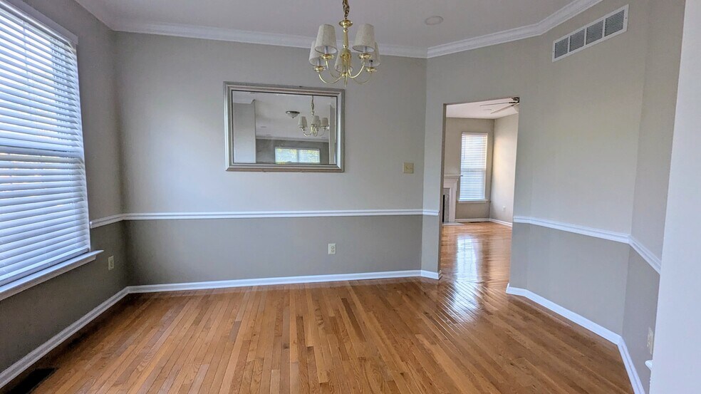 Primary Photo - 441 Nottingham Ln