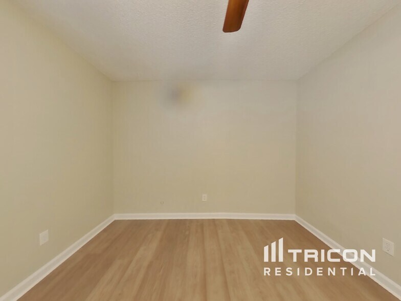 Building Photo - 405 Pirinen Ln