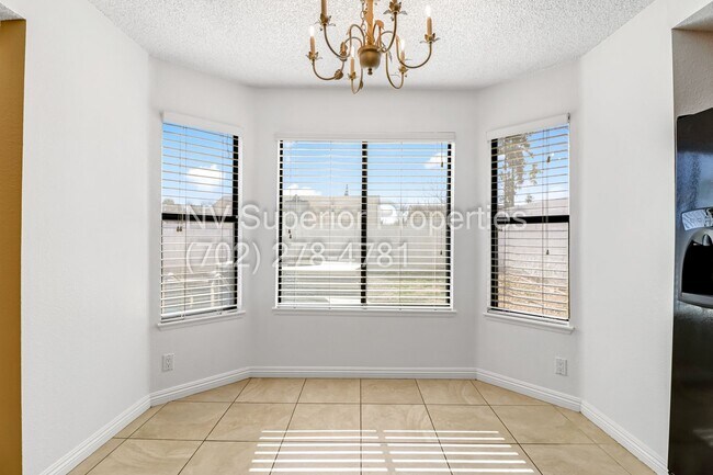 Building Photo - SW The Lakes!!!! Pool!!! Spa!!! Solar Panels!!! Primary bedroom downstairs!!! 3 Car Garage!!!