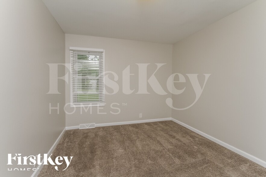 Building Photo - 21939 Millard Ave