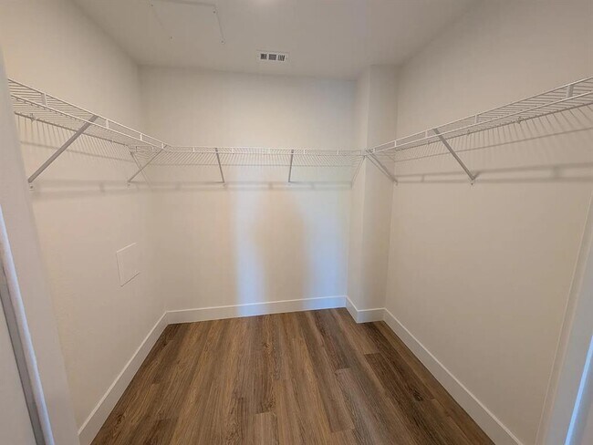 Building Photo - 4315 S Congress Ave