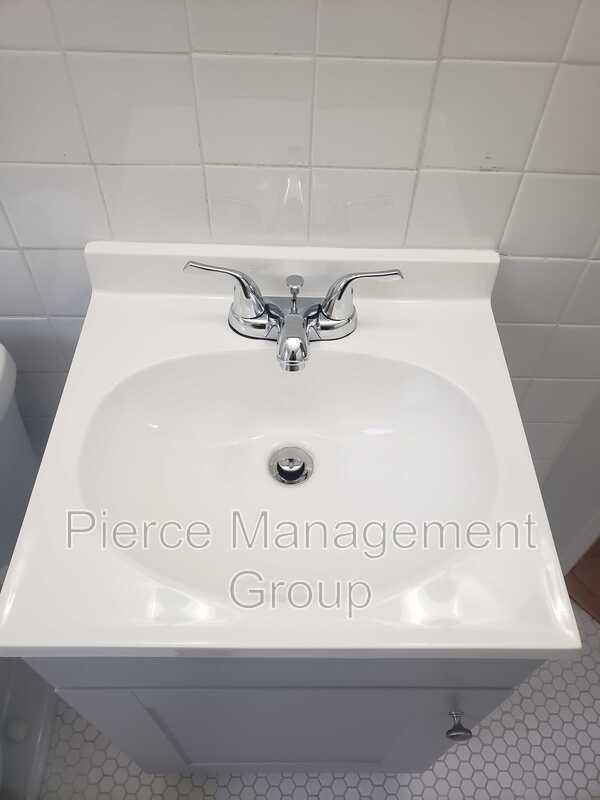 Building Photo - 133 Brook St