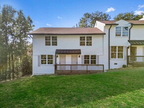 Building Photo - 400 Gallery Ln