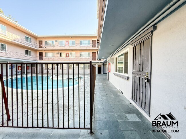 Building Photo - 13115 Oxnard St