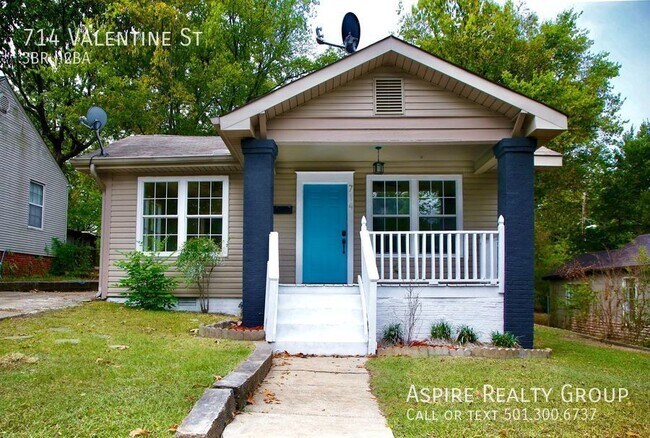 Primary Photo - 714 S Valentine St