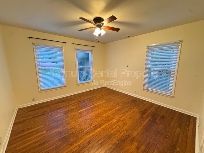 Building Photo - 1886 Benson Ave SE