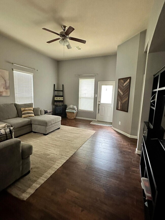 Building Photo - 24434 Sandusky Dr