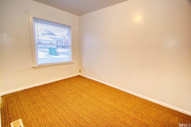 Building Photo - 829 Plumas St