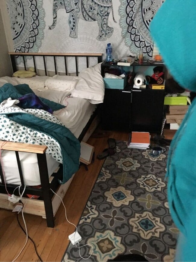 Building Photo - 830 E 6th St