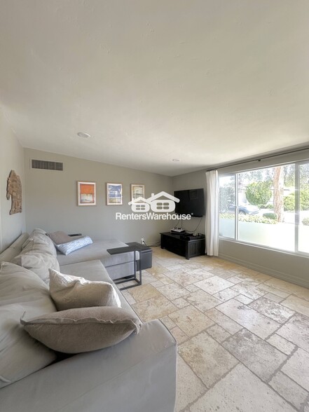 Building Photo - 4707 E Montecito Ave