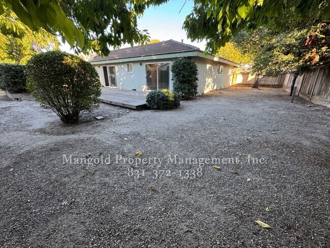 Building Photo - 22490 Ferdinand Dr