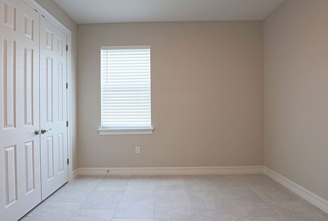 Building Photo - AVAILABLE NOW BRAND NEW!!