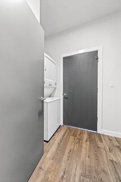 Building Photo - 1900 12th Ave S