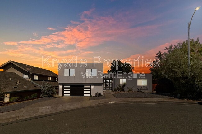 Building Photo - 12 Elna Dr