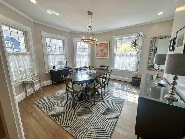 Building Photo - 15 Waban St