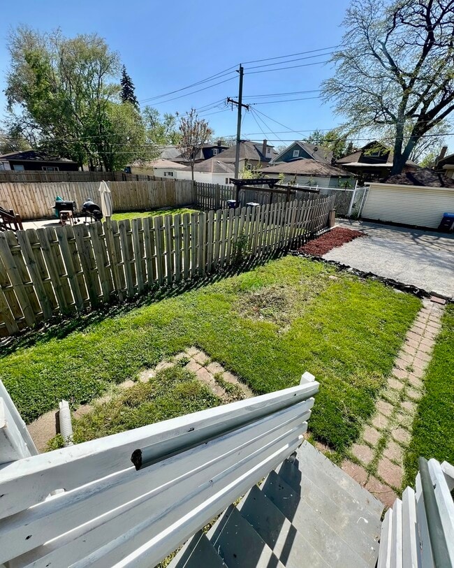 Building Photo - 2016 S 10th Ave