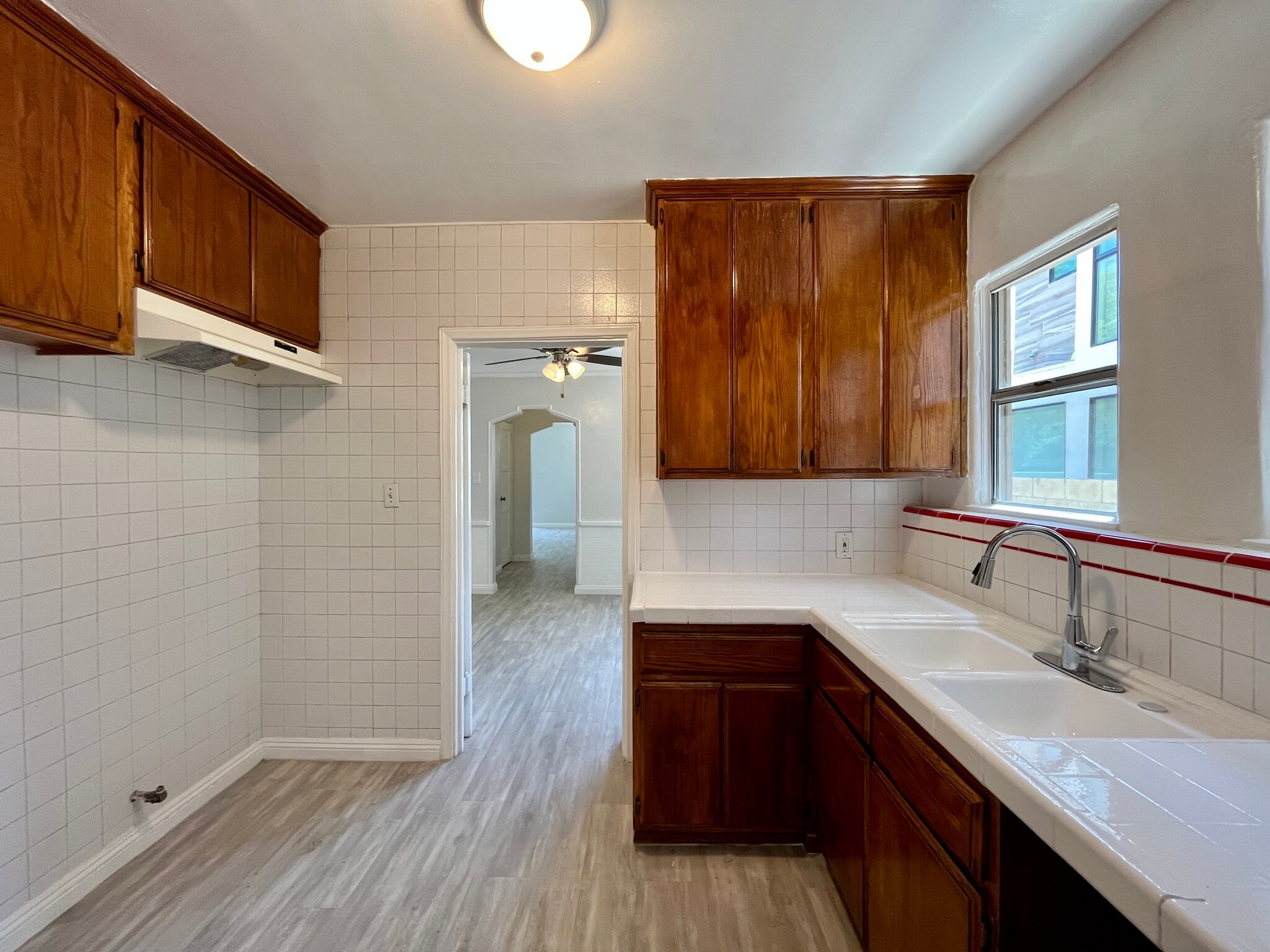 Ample kitchen - 1807 S Redondo Blvd