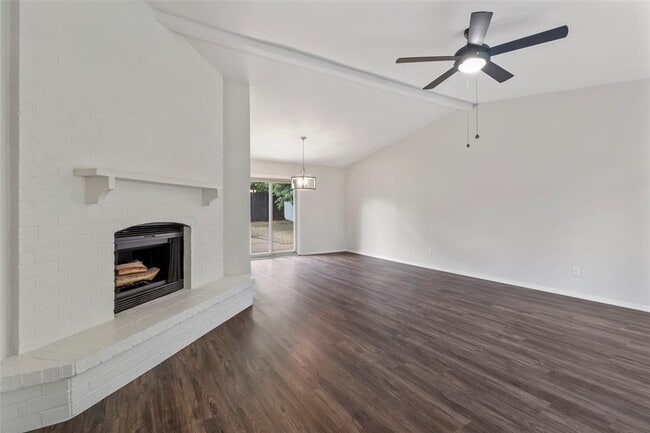 Building Photo - 2601 Knoll Trail