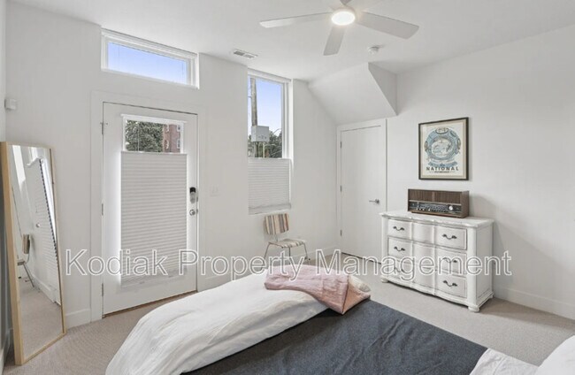 Building Photo - 676 Markea Ave