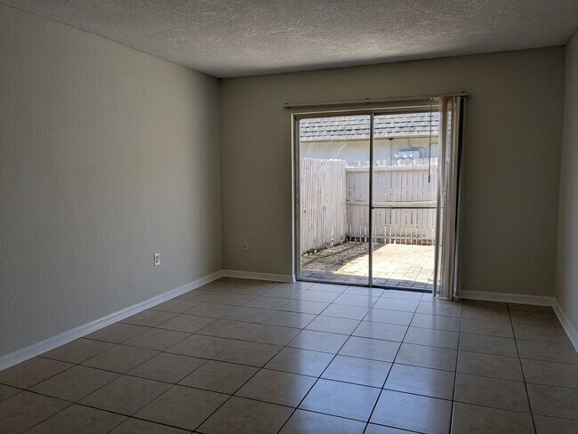 Building Photo - First Floor One Bedroom Condo in Metro at Michigan Park