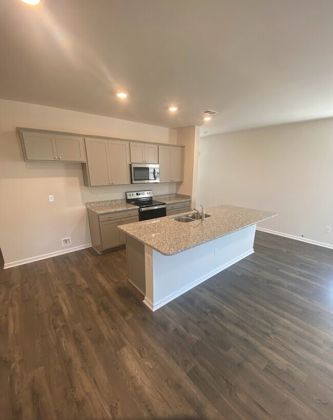 Building Photo - 1170 sennema circle