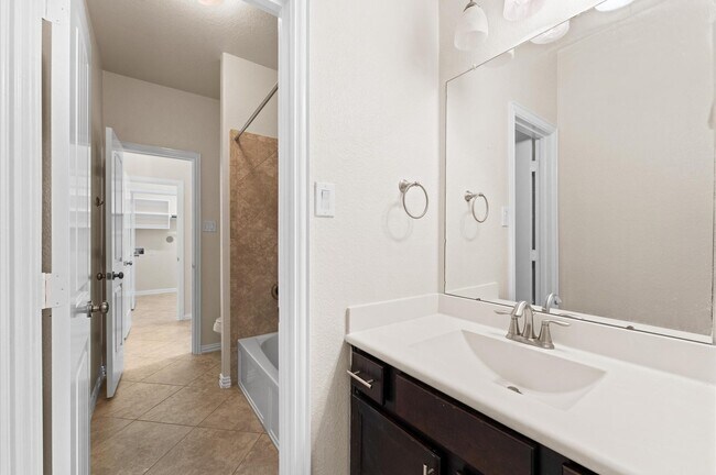 Building Photo - 2043 Plum Rose Ln