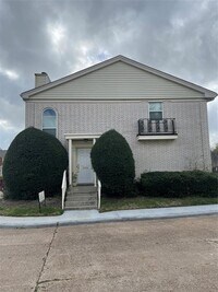 Building Photo - 18101 Heritage Ln