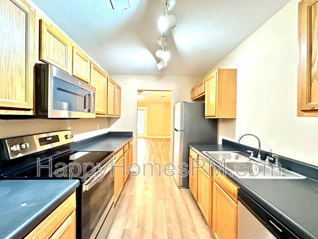 Building Photo - 7888 Montview Rd