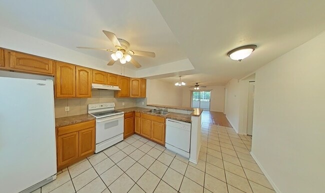 Building Photo - 380 2nd Ave N