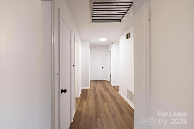 Building Photo - 44261 US-52