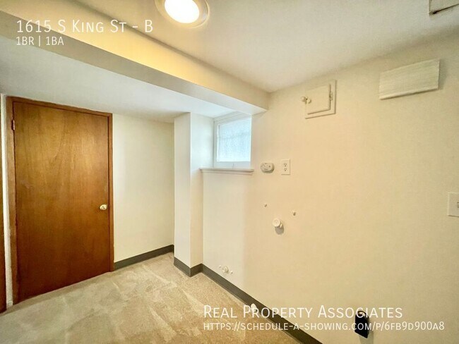 Building Photo - 1615 S King St