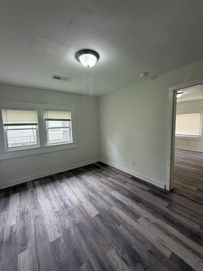 Building Photo - 3729 Pine Ave SW