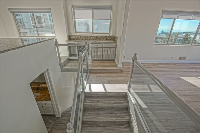 Building Photo - 301 35th St