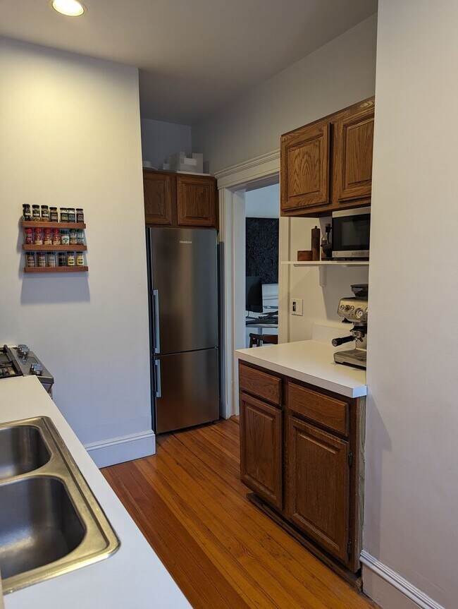 Building Photo - SEPTEMBER 1 Cambridge lovely 1 bedroom on Shepard Street