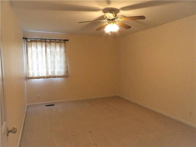 Building Photo - 10201 Hartwood Ct