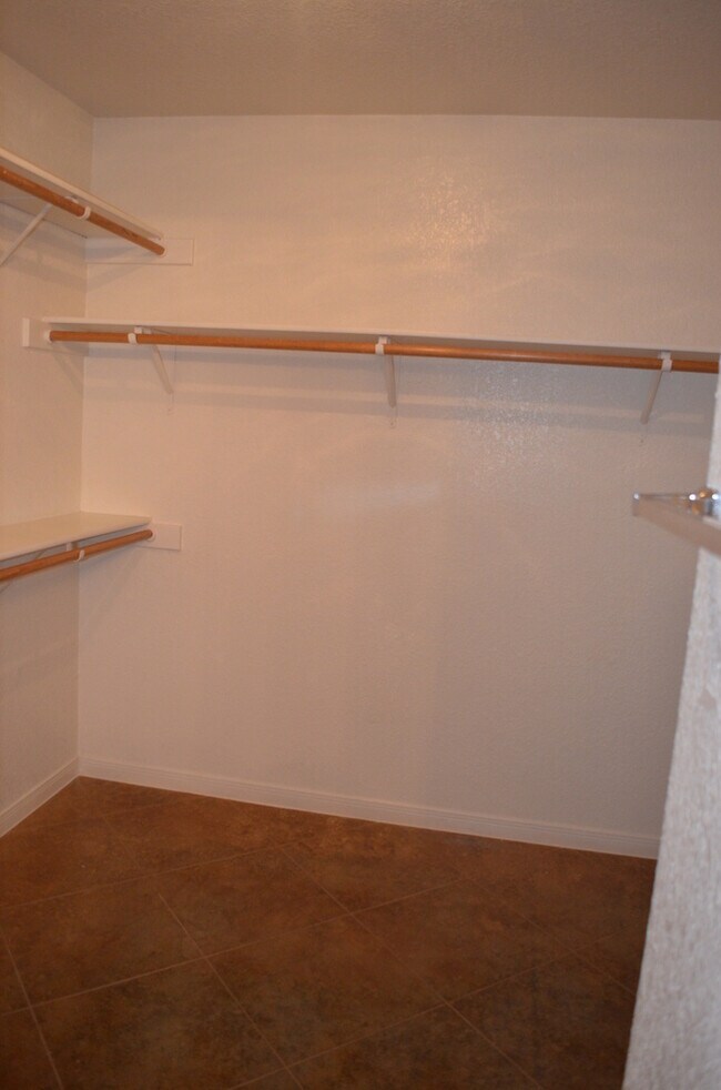 Building Photo - 501 Bonnie Dr