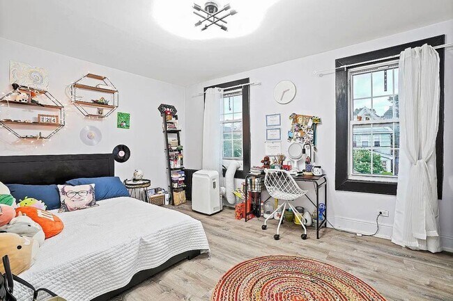 Primary Photo - 101-58 116th St