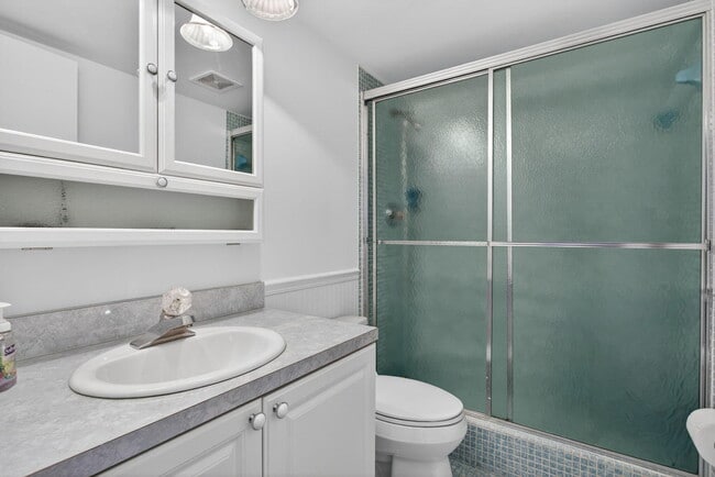 Building Photo - 3150 NE 48th Ct