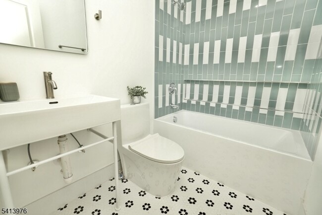 Building Photo - 15 Palisade Ave