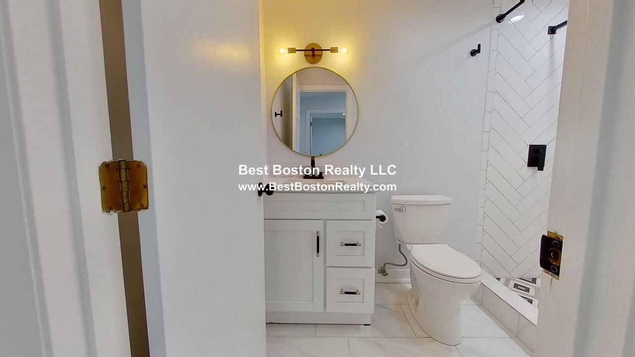 Building Photo - 714 Winthrop Ave
