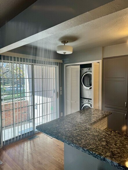 Building Photo - 13762 E Lehigh Ave