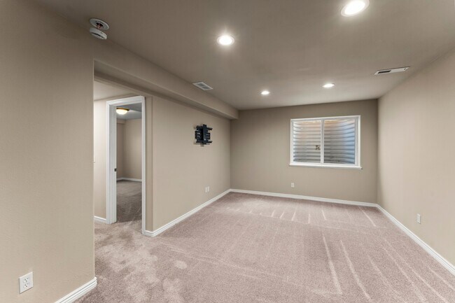 Building Photo - 7578 Chasewood Loop